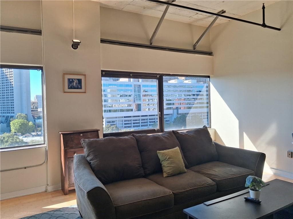 1 bedroom, 1 bathroom, 809 sq ft condominium for sale at 120 Ralph Mcgill Boulevard 911, Atlanta, GA 30308 — photo 6