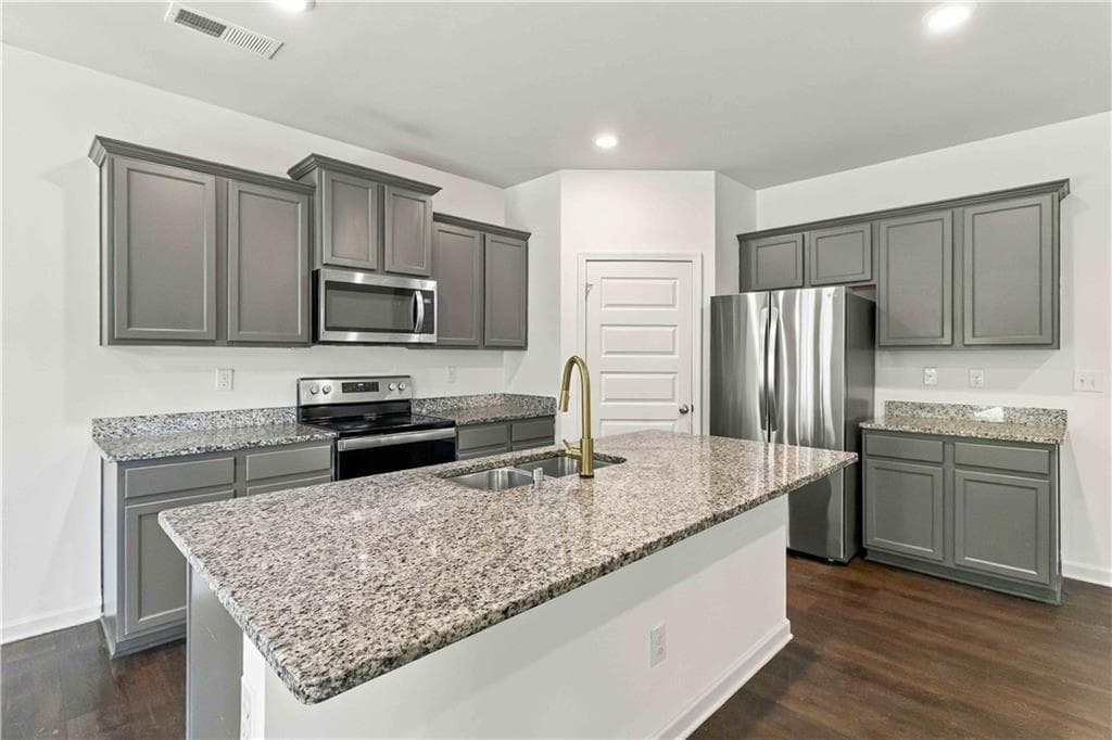 5 bedroom, 3 bathroom, 2,556 sq ft single family residence for sale at 25 Lena Court, Covington, GA 30016 — photo 3