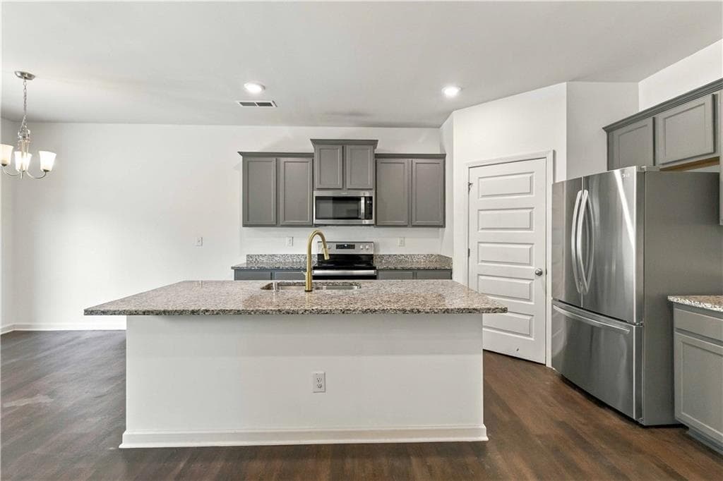 5 bedroom, 3 bathroom, 2,556 sq ft single family residence for sale at 25 Lena Court, Covington, GA 30016 — photo 4