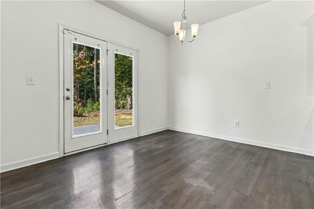 5 bedroom, 3 bathroom, 2,556 sq ft single family residence for sale at 25 Lena Court, Covington, GA 30016 — photo 5