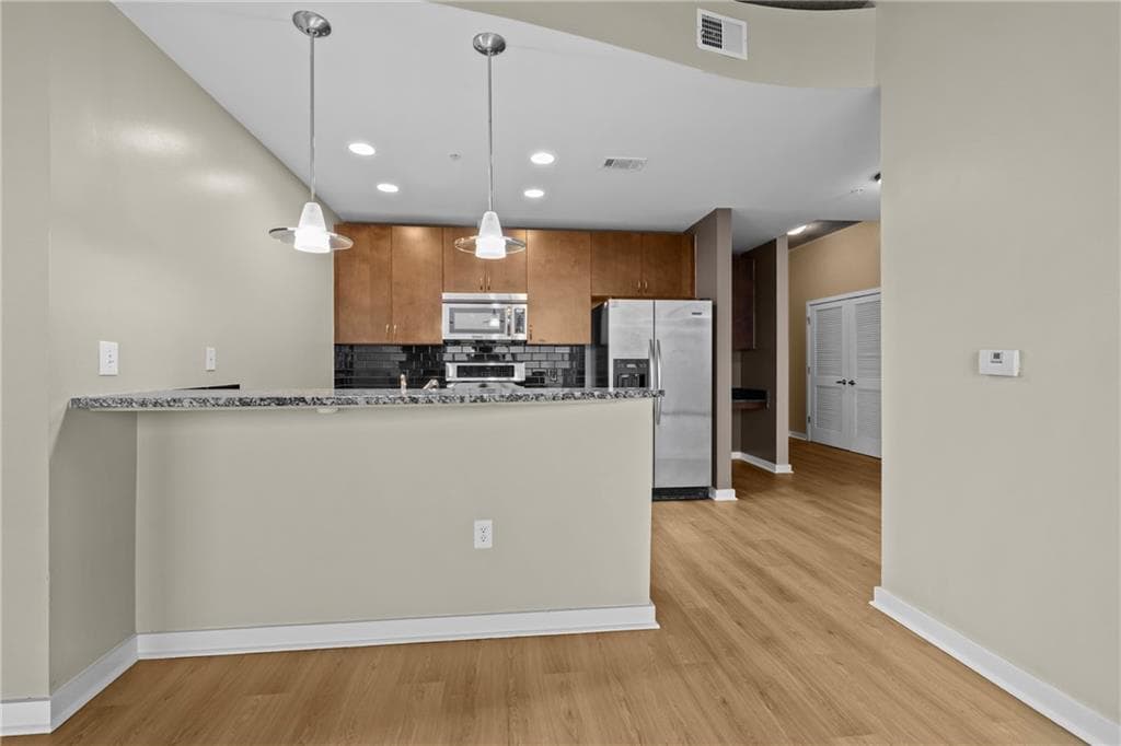 1 bedroom, 1 bathroom, 1,075 sq ft condominium for rent at 400 W Peachtree Street 2206, Atlanta, GA 30308 for $2,695 a month — photo 4