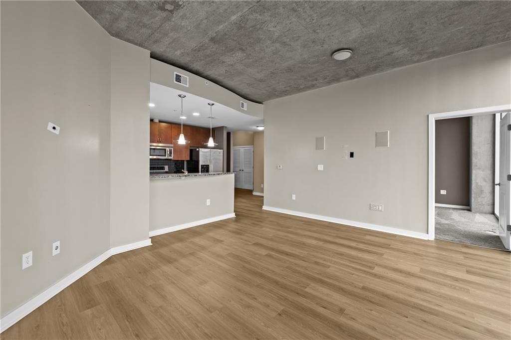 1 bedroom, 1 bathroom, 1,075 sq ft condominium for rent at 400 W Peachtree Street 2206, Atlanta, GA 30308 for $2,695 a month — photo 9