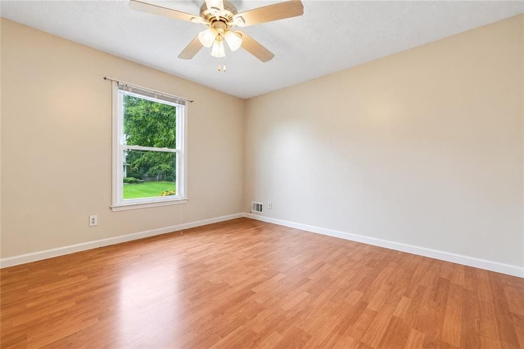 5 bedroom, 2 bathroom, 1,676 sq ft single family residence for sale at 1668 Woodsong Court, Grayson, GA 30017 — photo 7