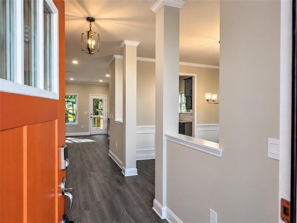 5 bedroom, 4 bathroom, 2,628 sq ft single family residence for sale at 216 Magnolia Villas Drive, Cornelia, GA 30531 — photo 7