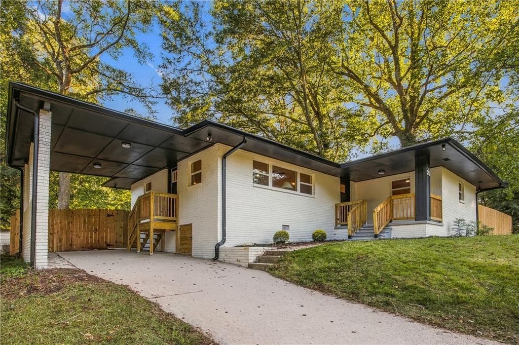 3 bedroom, 2 bathroom, 1,528 sq ft single family residence for sale at 1713 Cahoon Street, Atlanta, GA 30310 — photo 2
