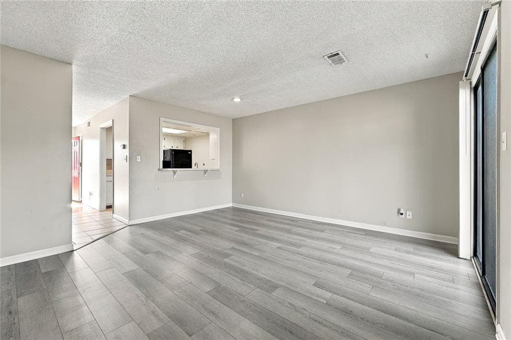 2 bedroom, 2 bathroom, 1,024 sq ft condominium for sale at 3730 Old Flowery Branch Road H3, Oakwood, GA 30566 — photo 8