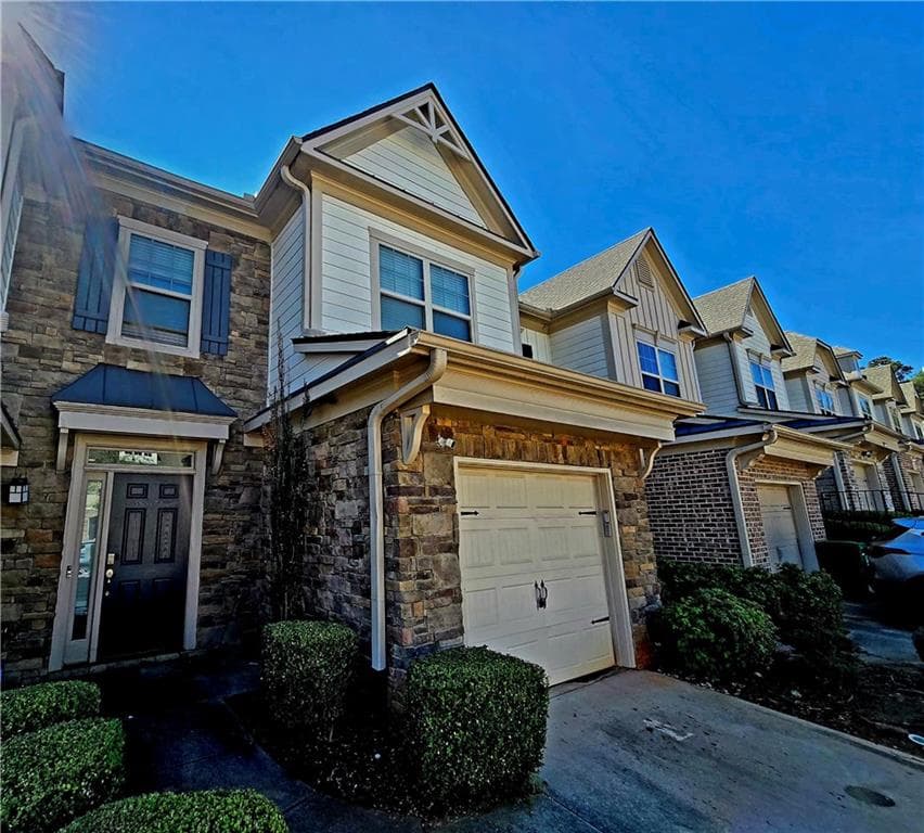 3 bedroom, 3 bathroom, 1,725 sq ft condominium for sale at 5147 Madeline Place, Stone Mountain, GA 30083 — photo 2