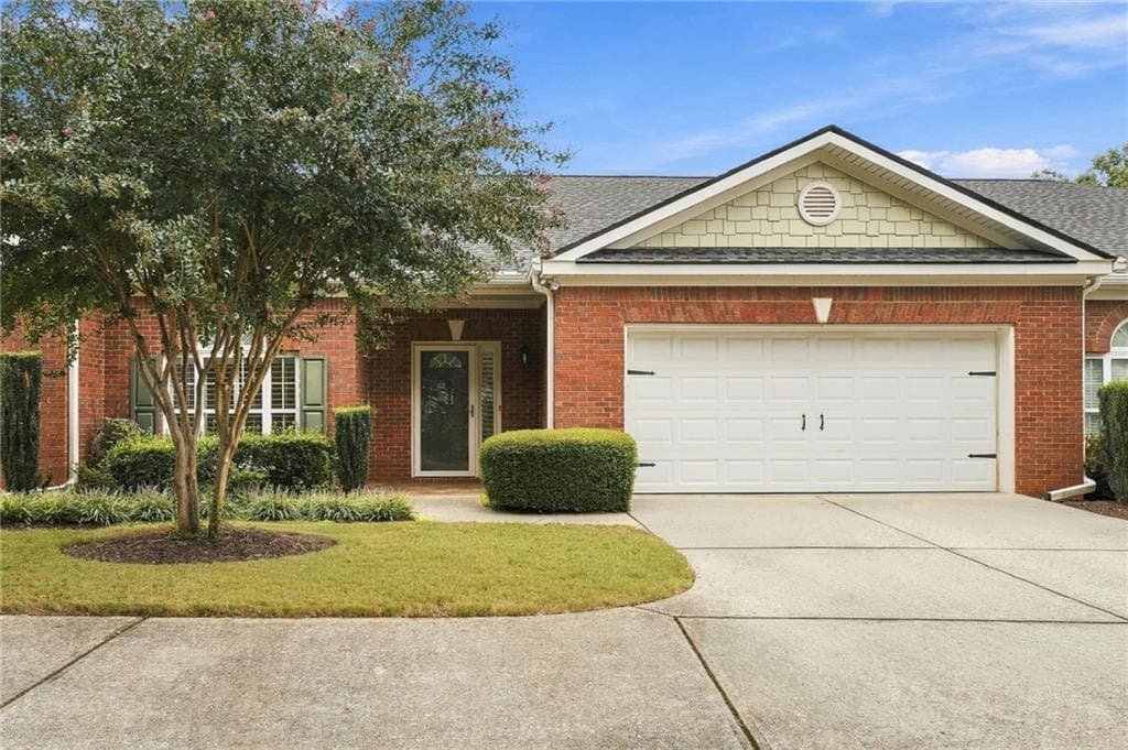 4 bedroom, 3 bathroom, 4,051 sq ft townhouse for sale at 129 Holiday Road 64, Buford, GA 30518 — photo 1 of 46