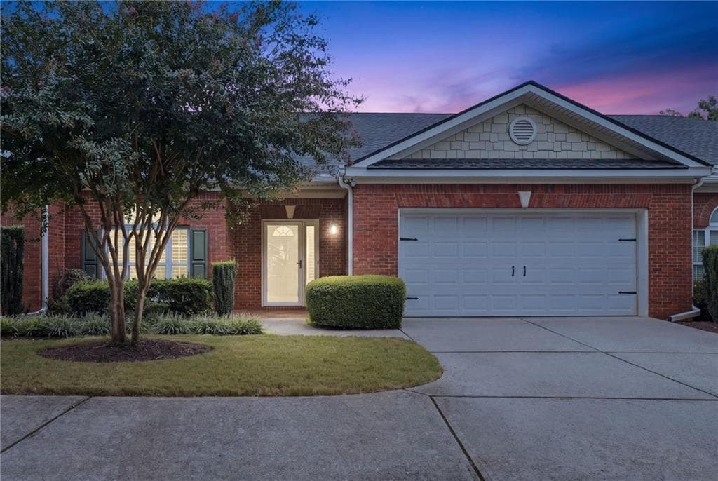 4 bedroom, 3 bathroom, 4,051 sq ft townhouse for sale at 129 Holiday Road 64, Buford, GA 30518 — photo 2