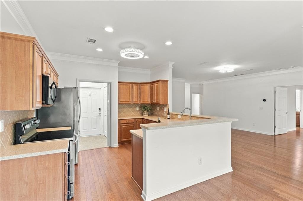 4 bedroom, 3 bathroom, 4,051 sq ft townhouse for sale at 129 Holiday Road 64, Buford, GA 30518 — photo 9