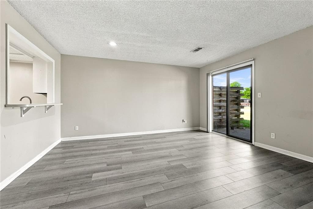 2 bedroom, 2 bathroom, 1,024 sq ft condominium for rent at 3730 Old Flowery Bra Road H3, Oakwood, GA 30566 for $1,400 a month — photo 5