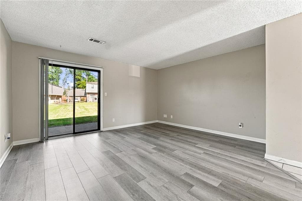 2 bedroom, 2 bathroom, 1,024 sq ft condominium for rent at 3730 Old Flowery Bra Road H3, Oakwood, GA 30566 for $1,400 a month — photo 6