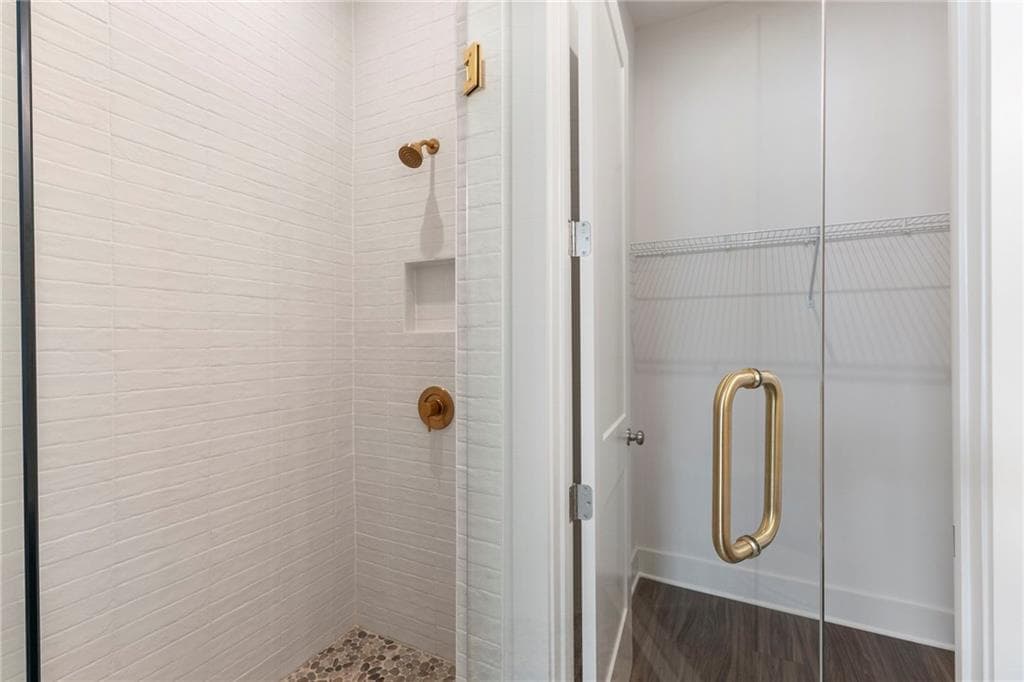 2 bedroom, 2 bathroom, 921 sq ft condominium for rent at 1290 Longreen Terr NW 2, Atlanta, GA 30318 for $2,800 a month — photo 6