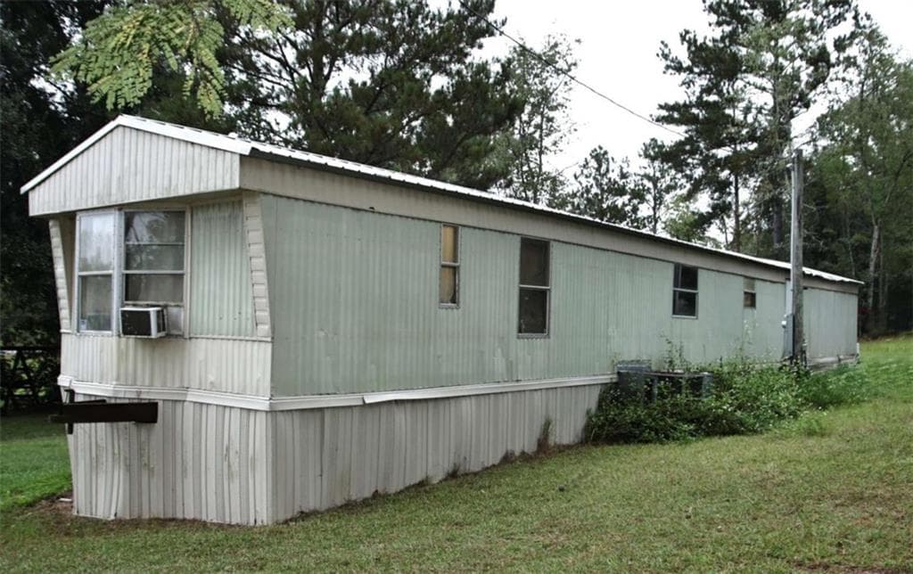 3 bedroom, 2 bathroom, 1,064 sq ft single family residence for sale at 48 Apple Dr, Lakeland, GA 31635 — photo 4