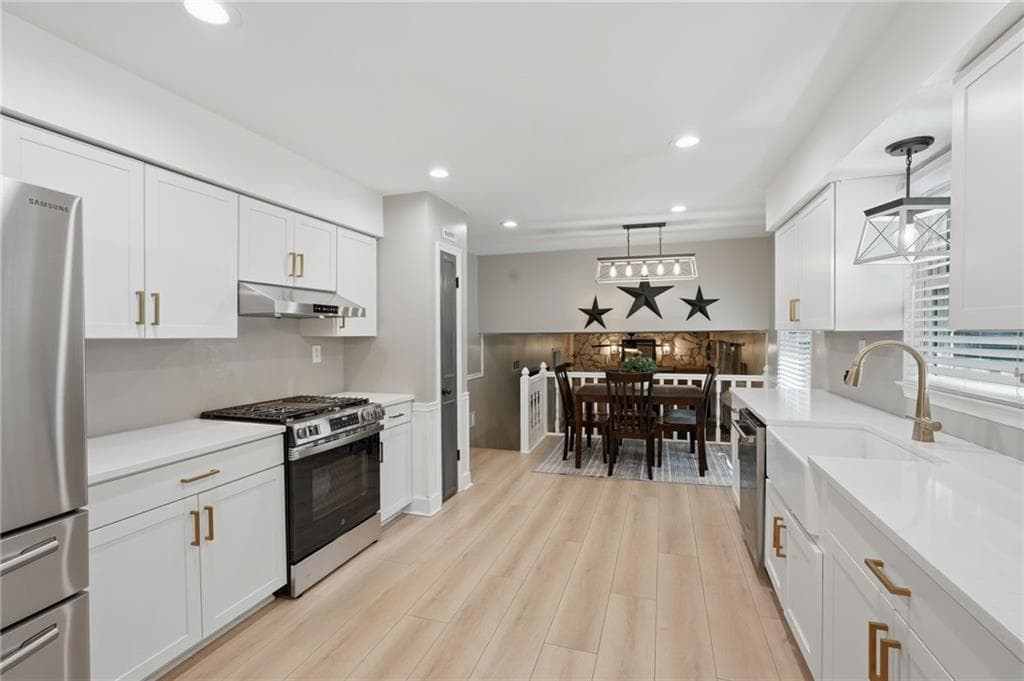 4 bedroom, 3 bathroom, 2,116 sq ft single family residence for sale at 451 Little John Dr, Lilburn, GA 30047 — photo 8