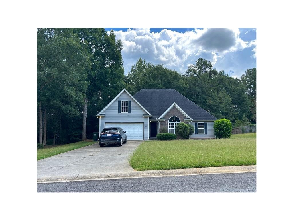 4 bedroom, 2 bathroom, 1,690 sq ft single family residence for rent at 344 River Landing Drive, Monroe, GA 30656 for $2,200 a month — photo 2