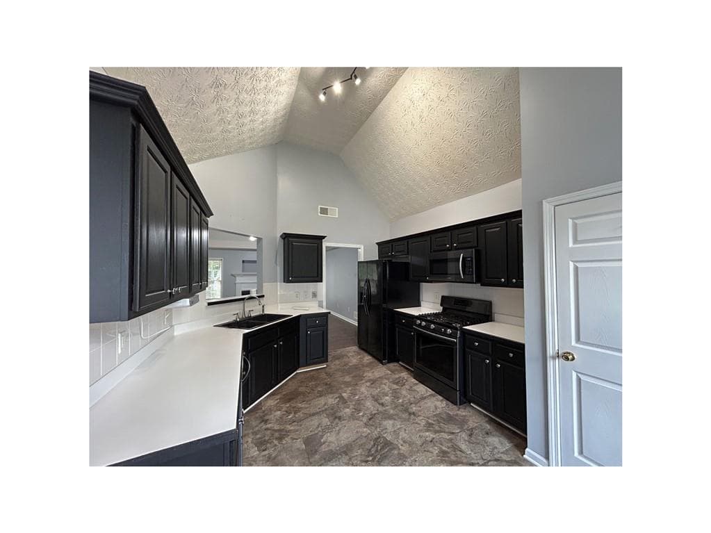 4 bedroom, 2 bathroom, 1,690 sq ft single family residence for rent at 344 River Landing Drive, Monroe, GA 30656 for $2,200 a month — photo 5