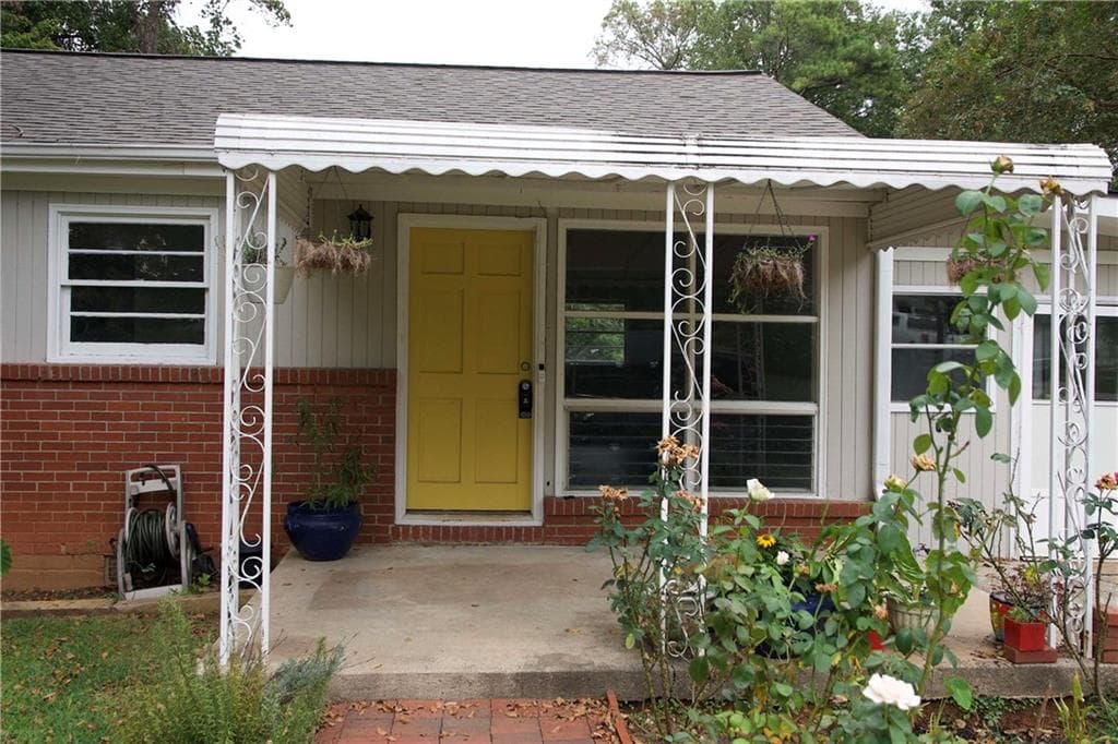 3 bedroom, 2 bathroom, 1,154 sq ft single family residence for rent at 3304 Spring Drive, Atlanta, GA 30360 for $2,400 a month — photo 2