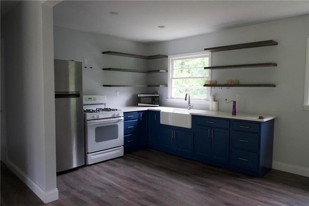 3 bedroom, 2 bathroom, 1,154 sq ft single family residence for rent at 3304 Spring Drive, Atlanta, GA 30360 for $2,400 a month — photo 8