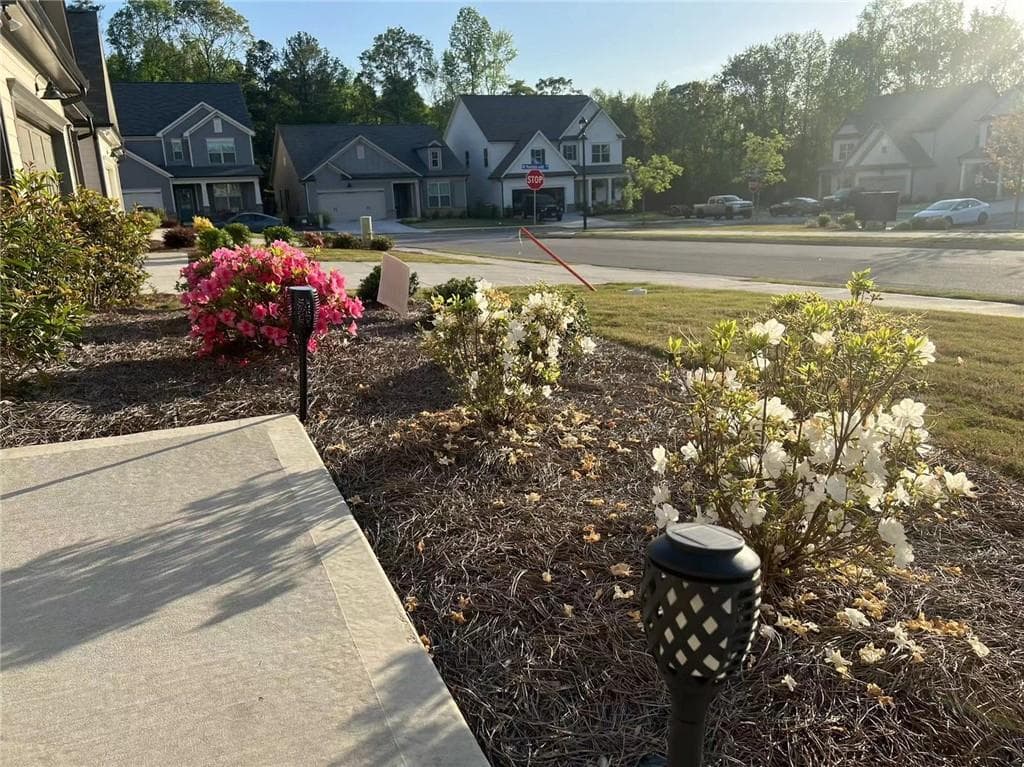 4 bedroom, 3 bathroom, 2,088 sq ft single family residence for rent at 5461 TRILLIUM Way, Flowery Branch, GA 30542 for $2,350 a month — photo 3