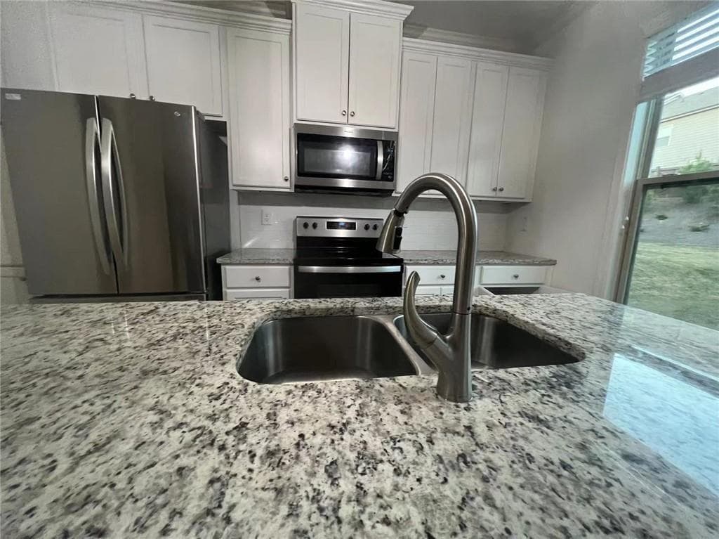4 bedroom, 3 bathroom, 2,088 sq ft single family residence for rent at 5461 TRILLIUM Way, Flowery Branch, GA 30542 for $2,350 a month — photo 10