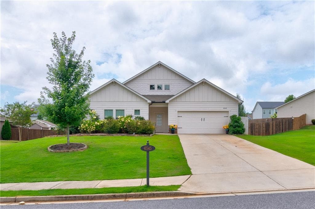 4 bedroom, 3 bathroom, 2,783 sq ft single family residence for sale at 6545 TrailwayTrace Trace, Cumming, GA 30041 — photo 2