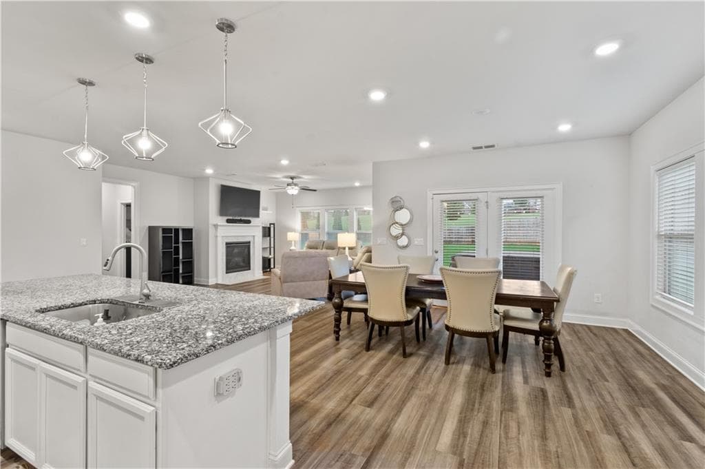 4 bedroom, 3 bathroom, 2,783 sq ft single family residence for sale at 6545 TrailwayTrace Trace, Cumming, GA 30041 — photo 8