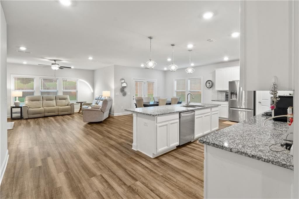 4 bedroom, 3 bathroom, 2,783 sq ft single family residence for sale at 6545 TrailwayTrace Trace, Cumming, GA 30041 — photo 10