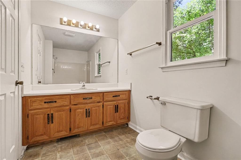 3 bedroom, 3 bathroom, 2,696 sq ft single family residence for sale at 241 Moss Cove Road, Blairsville, GA 30512 — photo 6