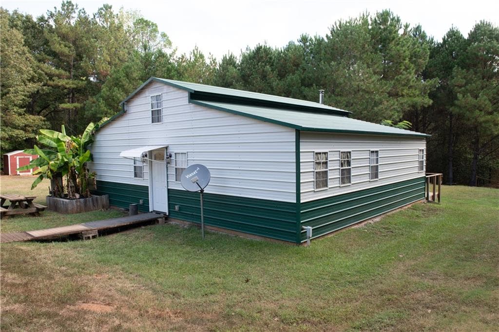 2 bedroom, 2 bathroom, 1,080 sq ft single family residence for sale at 445 Hollis Road, Yatesville, GA 31097 — photo 2