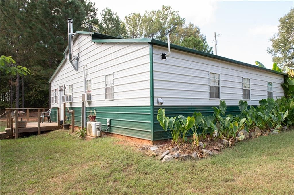 2 bedroom, 2 bathroom, 1,080 sq ft single family residence for sale at 445 Hollis Road, Yatesville, GA 31097 — photo 6
