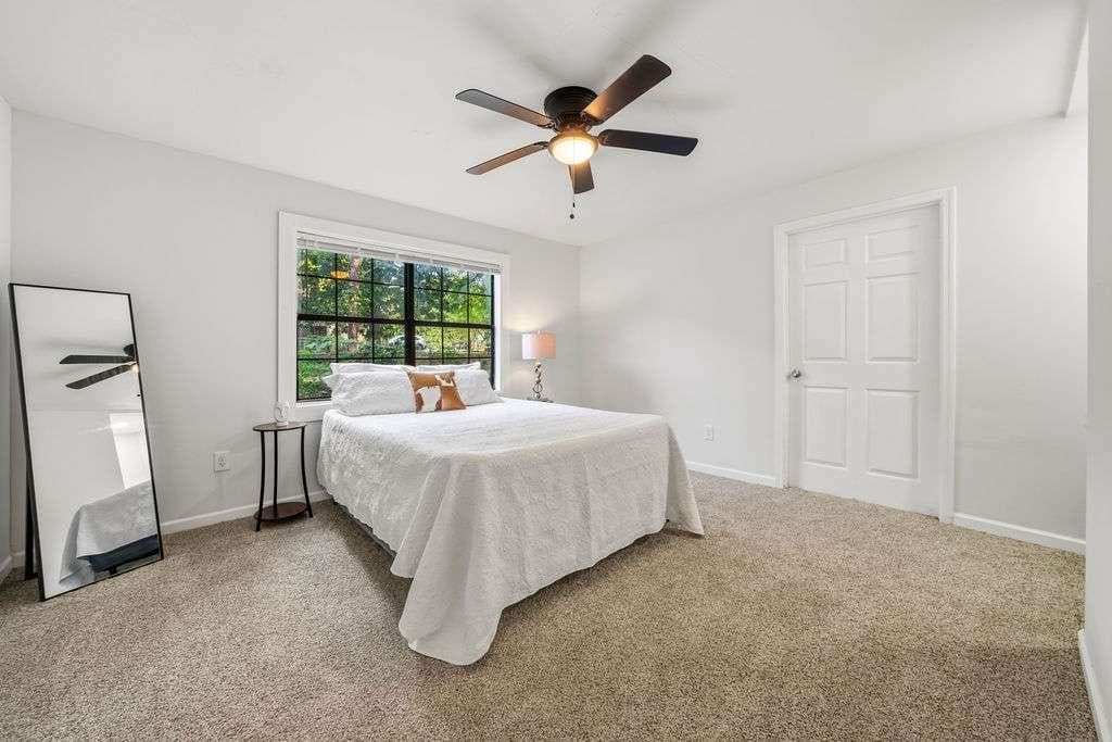 3 bedroom, 1 bathroom, 902 sq ft single family residence for sale at 2 W Linden Street, Rome, GA 30161 — photo 6