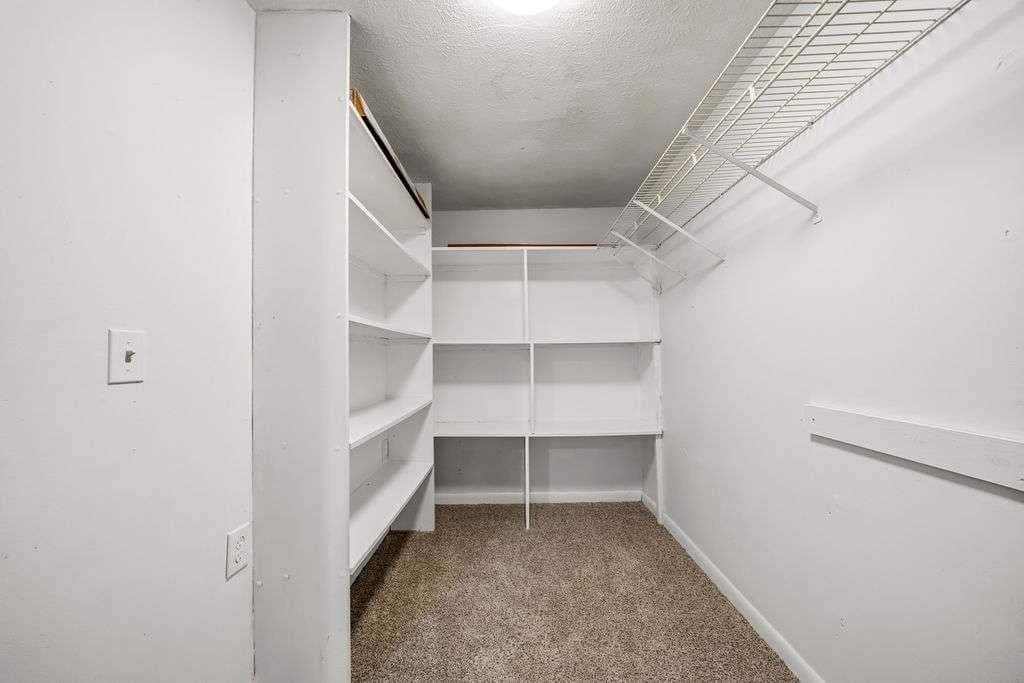 3 bedroom, 1 bathroom, 902 sq ft single family residence for sale at 2 W Linden Street, Rome, GA 30161 — photo 7