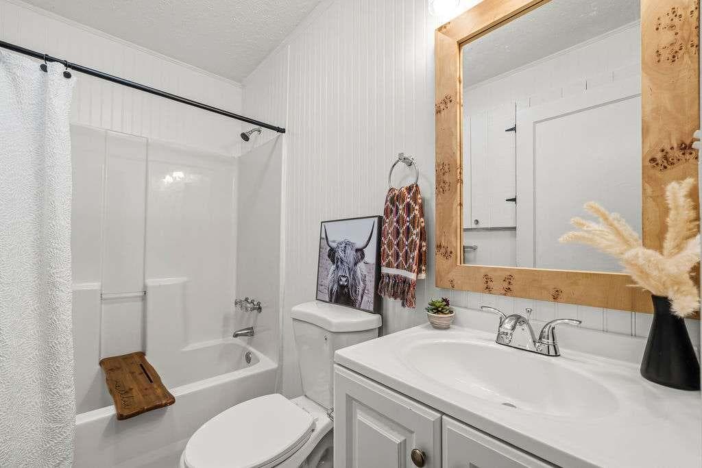 3 bedroom, 1 bathroom, 902 sq ft single family residence for sale at 2 W Linden Street, Rome, GA 30161 — photo 8