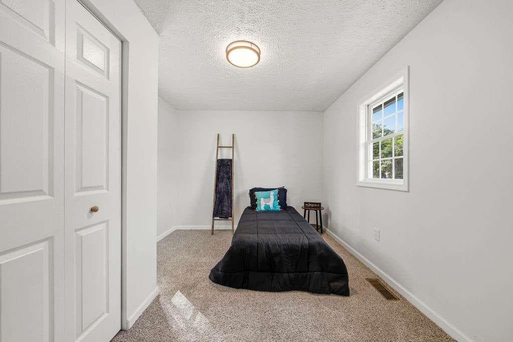 3 bedroom, 1 bathroom, 902 sq ft single family residence for sale at 2 W Linden Street, Rome, GA 30161 — photo 9
