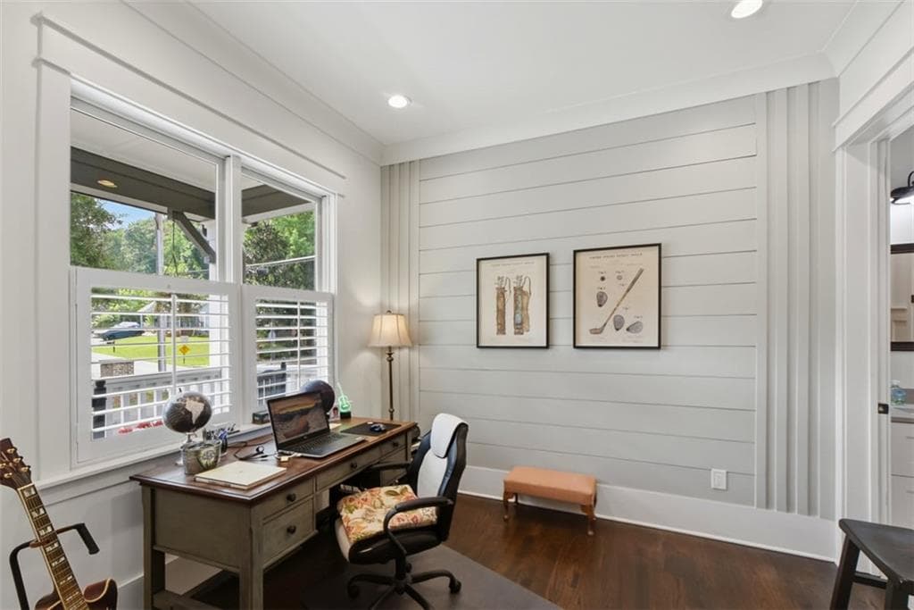 6 bedroom, 6 bathroom, 5,509 sq ft single family residence for sale at 6009 Kenn Manor Way, Norcross, GA 30071 — photo 7