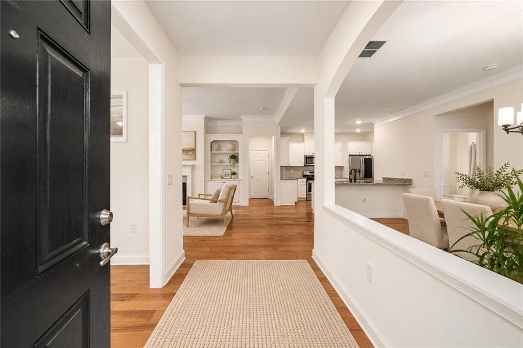 2 bedroom, 2 bathroom, 1,686 sq ft condominium under contract at 3274 Telhurst Lane, Buford, GA 30519 — photo 4