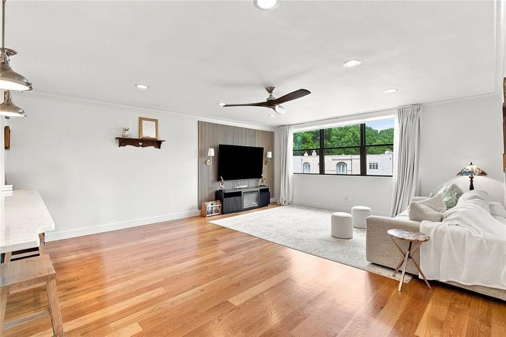 2 bedroom, 2 bathroom, 1,012 sq ft condominium for sale at 2965 Pharr Court South UNIT 416, Atlanta, GA 30305 — photo 10