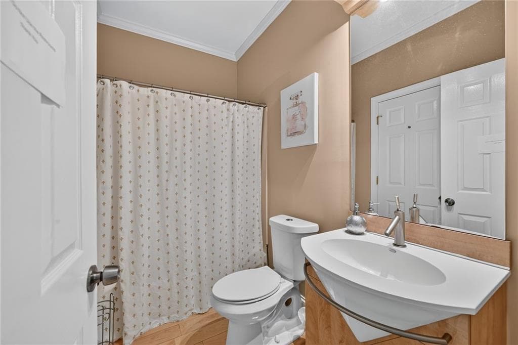 4 bedroom, 4 bathroom, 4,640 sq ft single family residence for sale at 4160 Gateswalk Drive, Smyrna, GA 30080 — photo 6