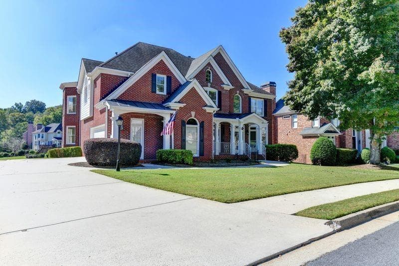 5 bedroom, 5 bathroom, 5,300 sq ft single family residence under contract at 400 Lake Manor Trace, Johns Creek, GA 30022