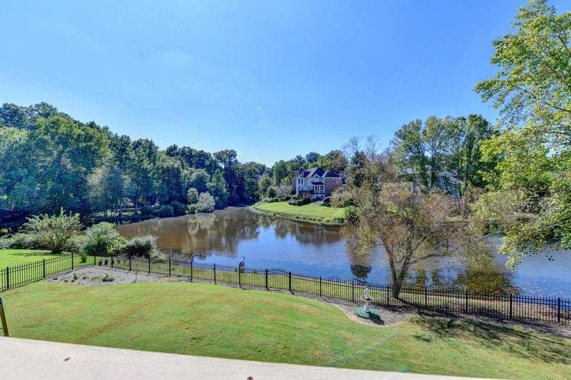 5 bedroom, 5 bathroom, 5,300 sq ft single family residence under contract at 400 Lake Manor Trace, Johns Creek, GA 30022 — photo 5