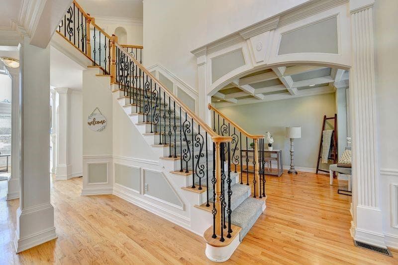 5 bedroom, 5 bathroom, 5,300 sq ft single family residence under contract at 400 Lake Manor Trace, Johns Creek, GA 30022 — photo 8