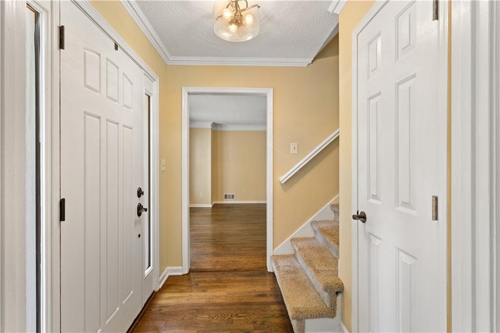 3 bedroom, 3 bathroom, 2,004 sq ft single family residence for sale at 303 Gantt Trc, Woodstock, GA 30188 — photo 5