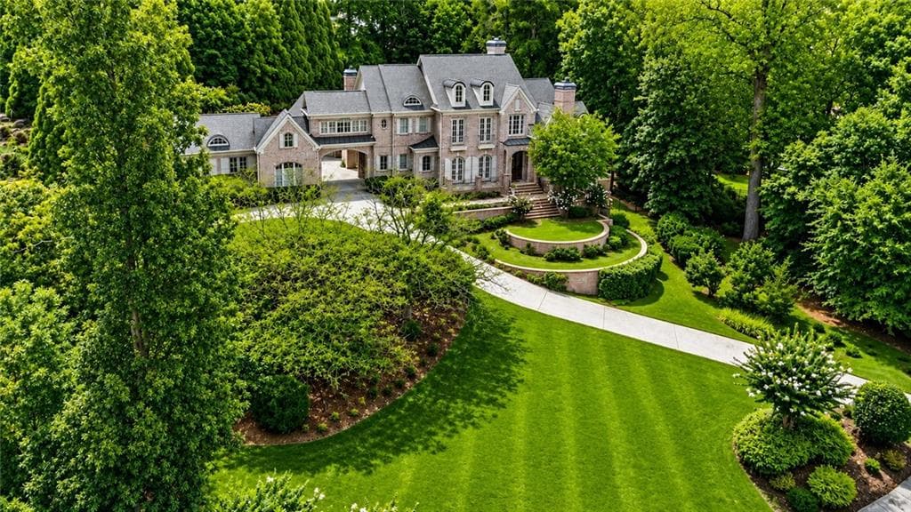 6 bedroom, 8 bathroom, 8,294 sq ft single family residence for sale at 5495 Claire Rose Lane, Sandy Springs, GA 30327 — photo 2