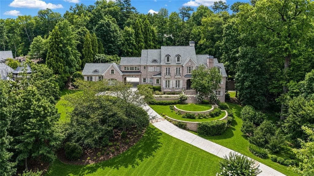 6 bedroom, 8 bathroom, 8,294 sq ft single family residence for sale at 5495 Claire Rose Lane, Sandy Springs, GA 30327 — photo 4