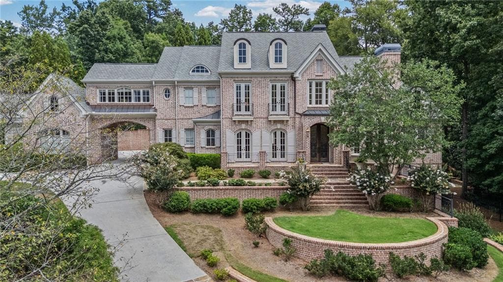6 bedroom, 8 bathroom, 8,294 sq ft single family residence for sale at 5495 Claire Rose Lane, Sandy Springs, GA 30327 — photo 7