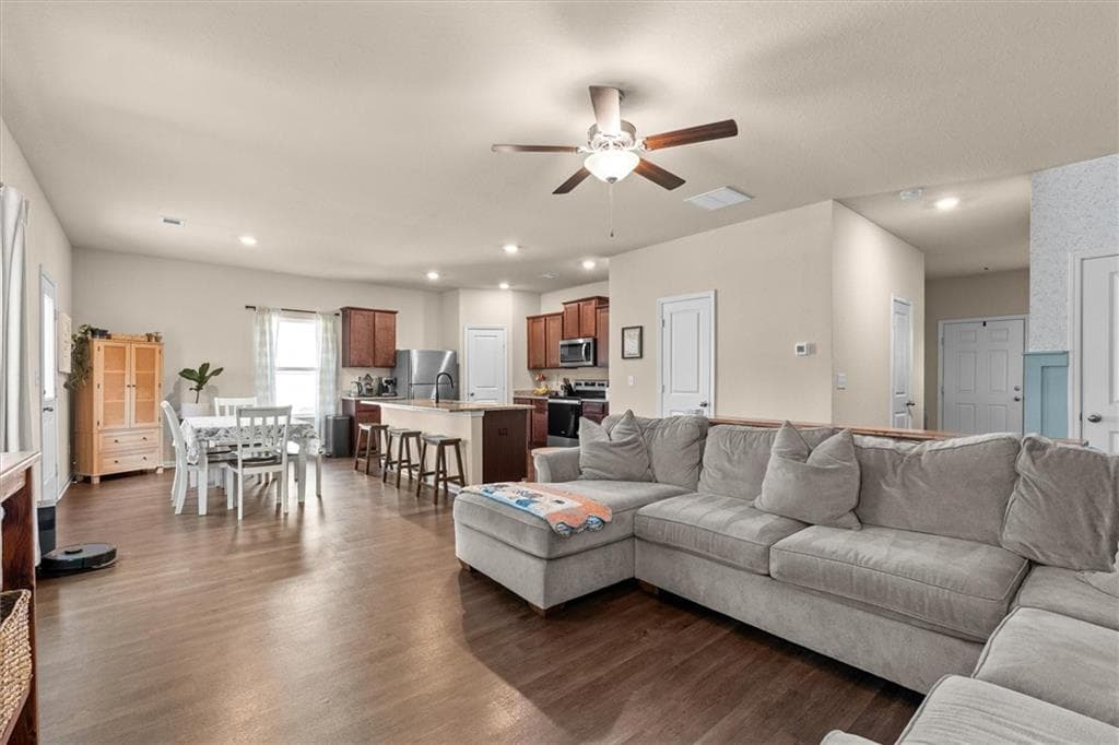 3 bedroom, 3 bathroom, 1,793 sq ft single family residence for sale at 302 Augusta Woods Drive, Villa Rica, GA 30180 — photo 10