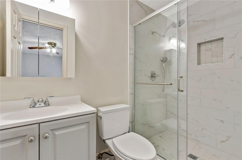 4 bedroom, 3 bathroom, 2,674 sq ft single family residence for sale at 2026 Crescent Drive, Snellville, GA 30078 — photo 7