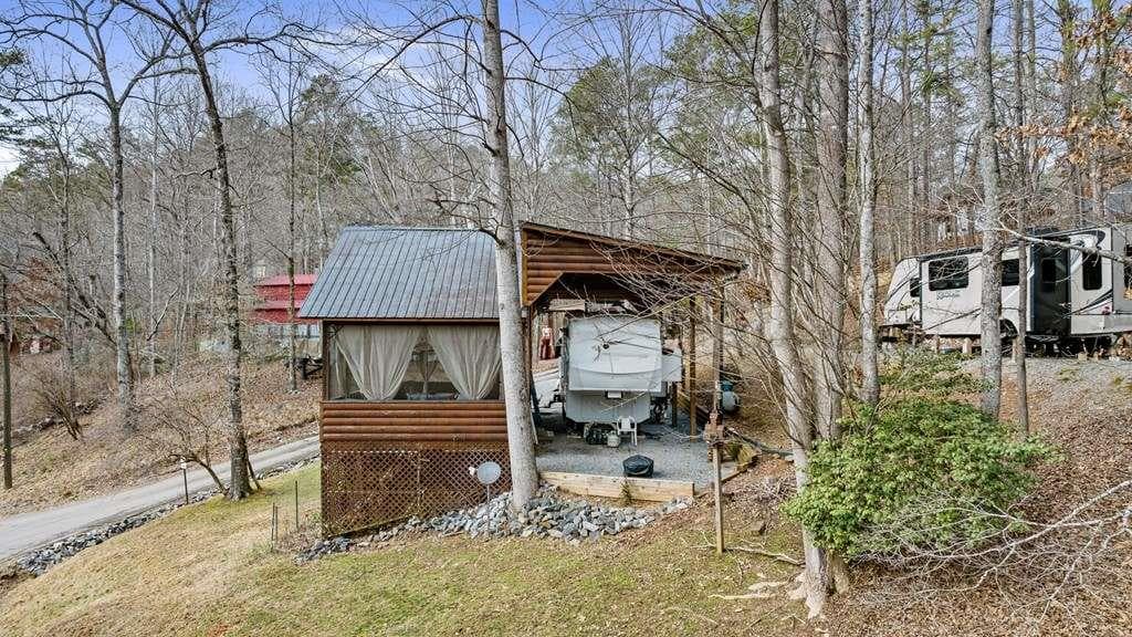1 bedroom, 1 bathroom single family residence for sale at 18 Second Street, Ellijay, GA 30540 — photo 3