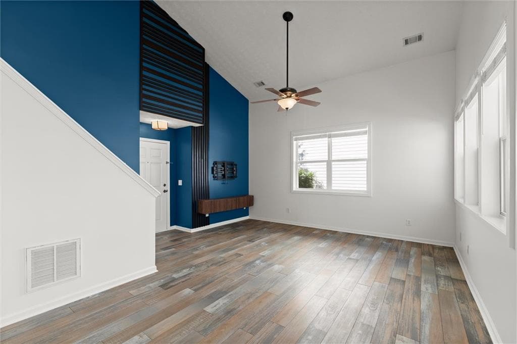 2 bedroom, 3 bathroom, 1,293 sq ft single family residence for sale at 325 Hiawassee Drive, Woodstock, GA 30188 — photo 3
